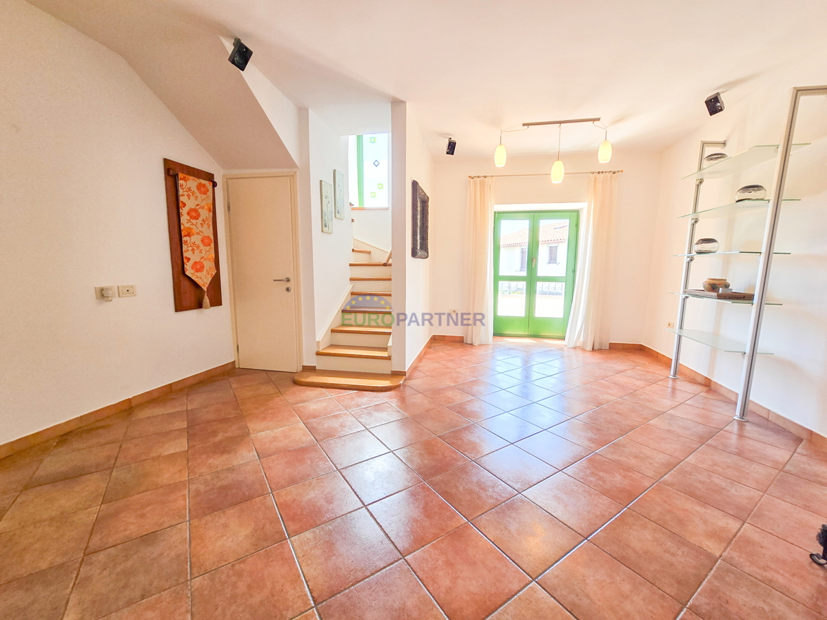 Casa con 2 appartamenti a 200 m dal mare, Poreč