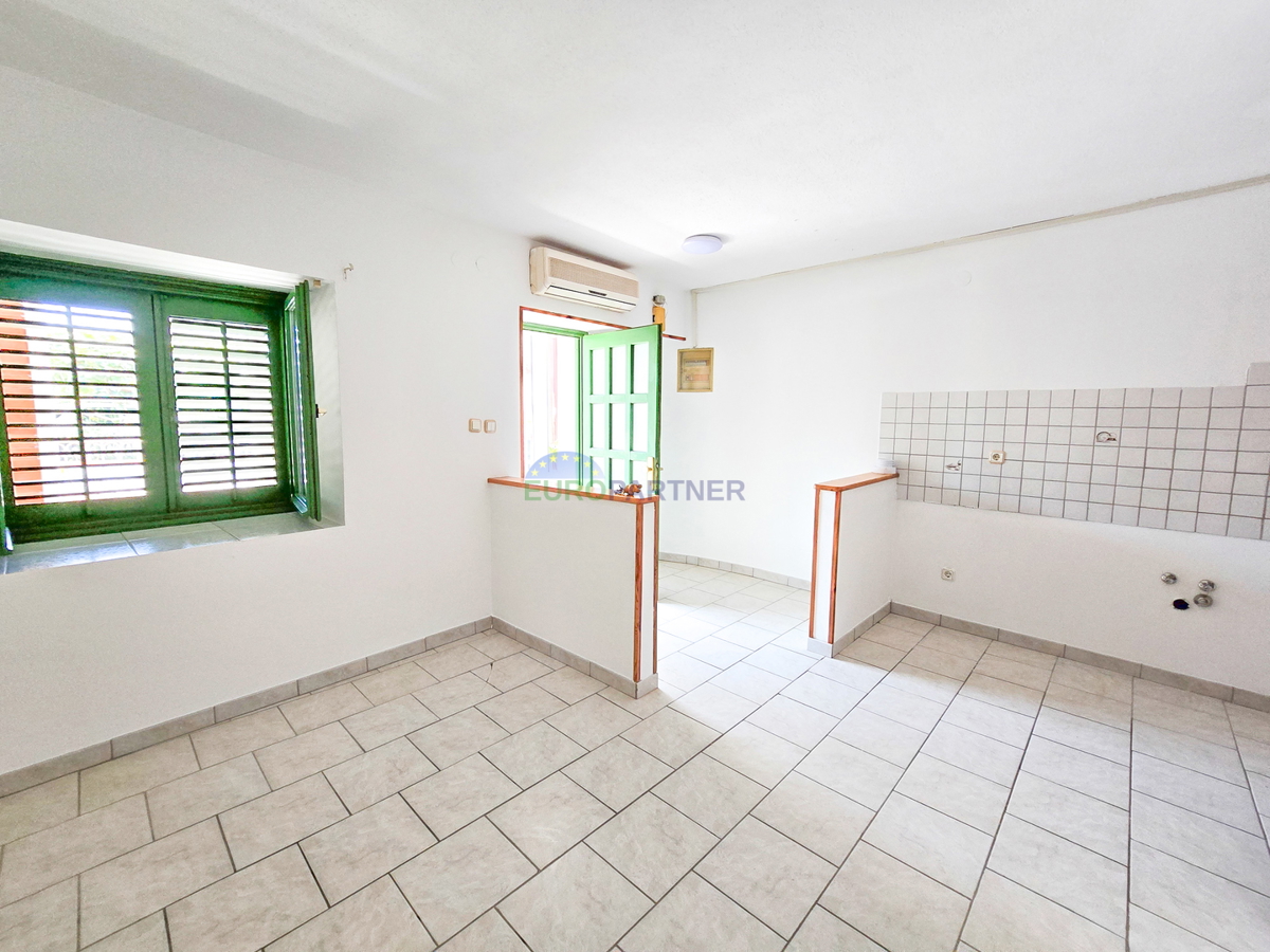 Casa con 2 appartamenti a 200 m dal mare, Poreč