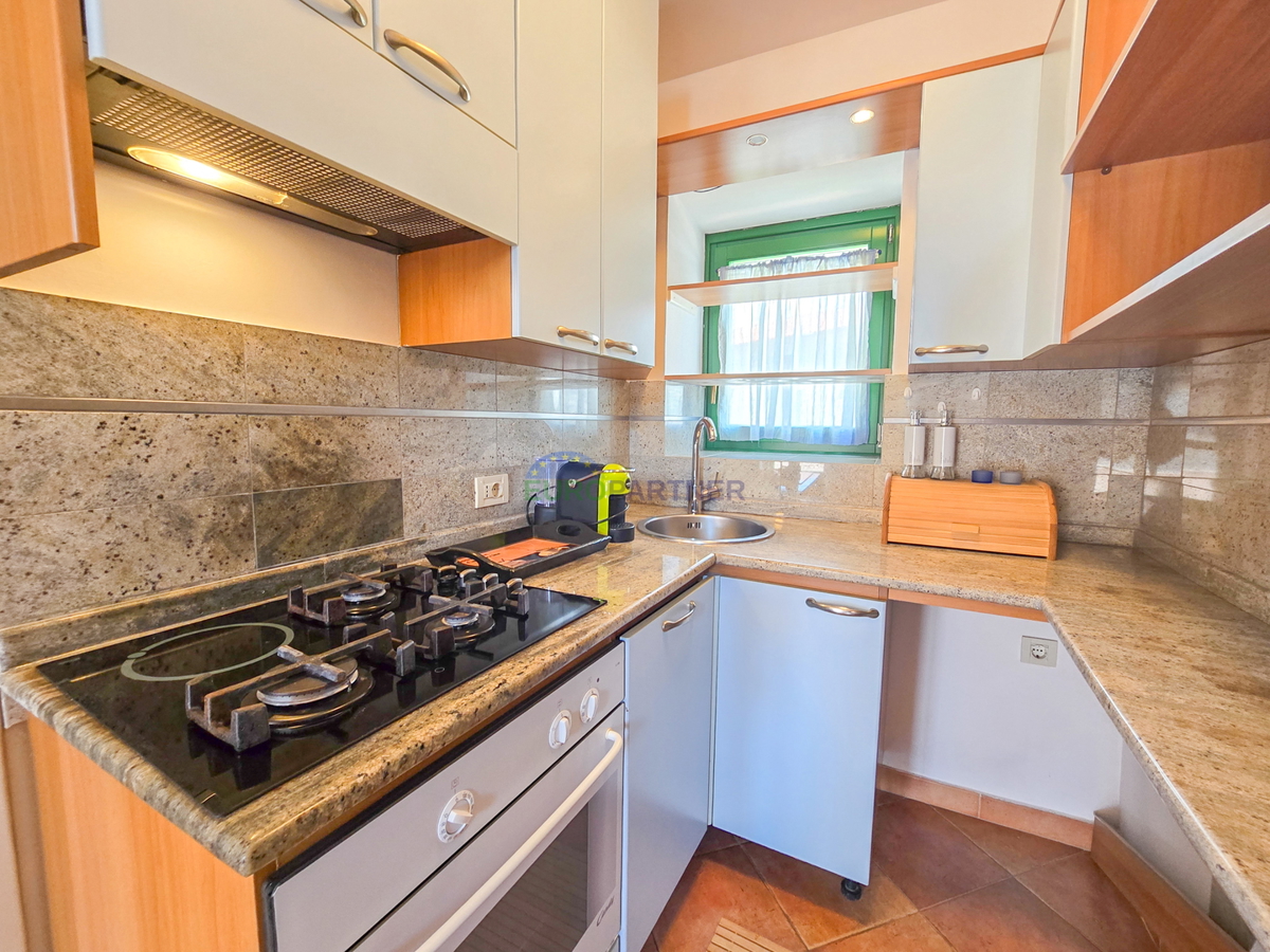 Casa con 2 appartamenti a 200 m dal mare, Poreč