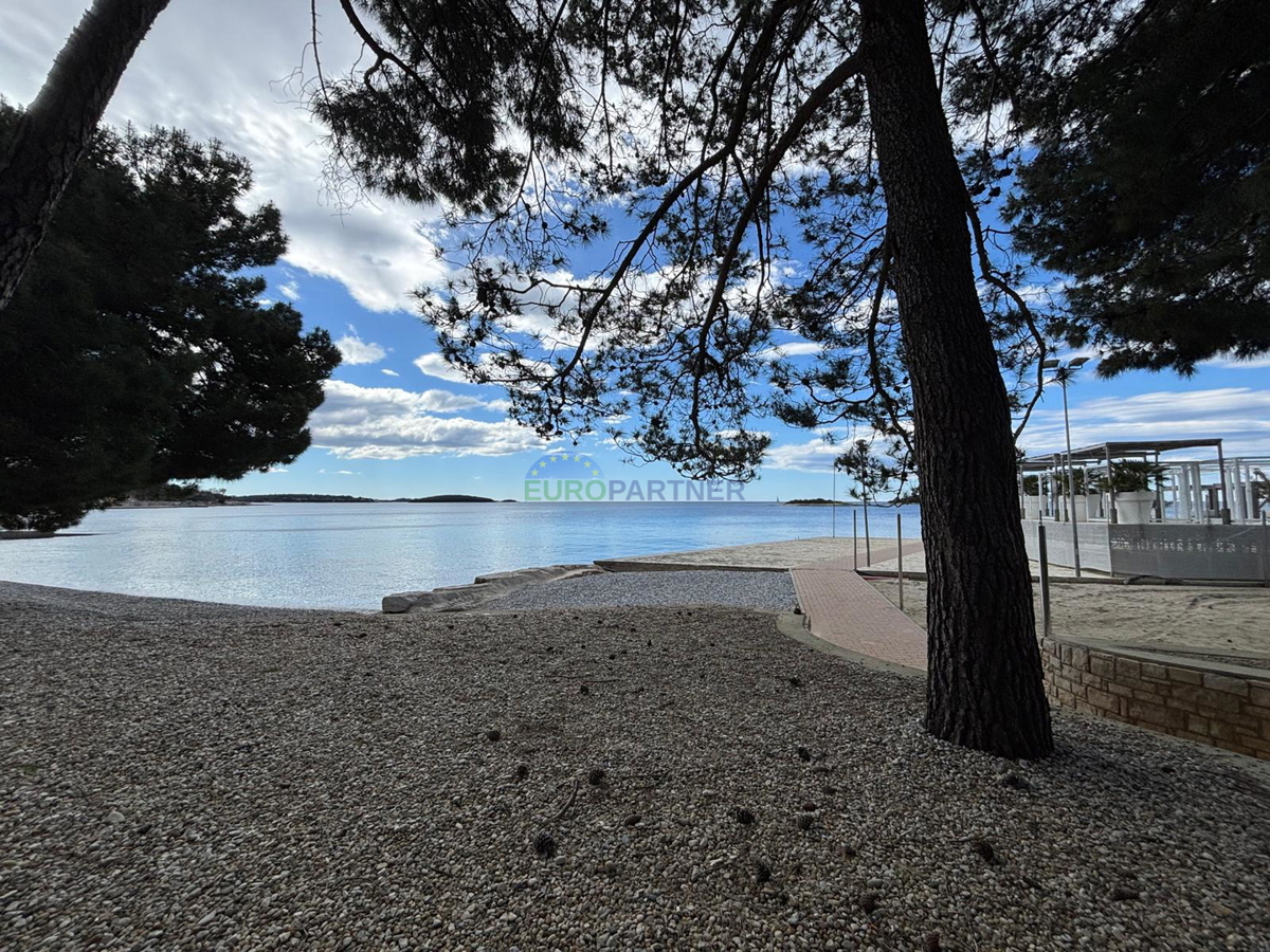 Casa con 2 appartamenti a 200 m dal mare, Poreč