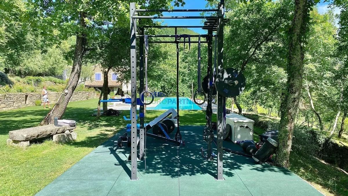 Istria, Tenuta esclusiva nel cuore di Grožnjan – completa privacy e posizione unica