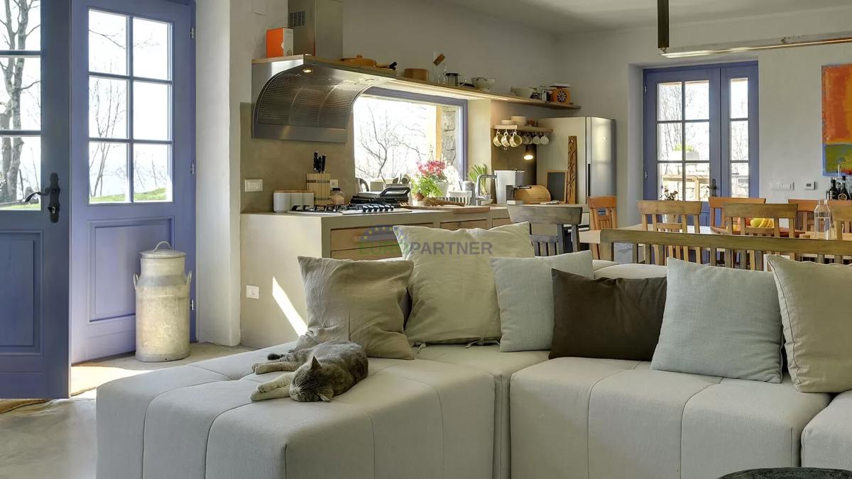 Istria, Tenuta esclusiva nel cuore di Grožnjan – completa privacy e posizione unica