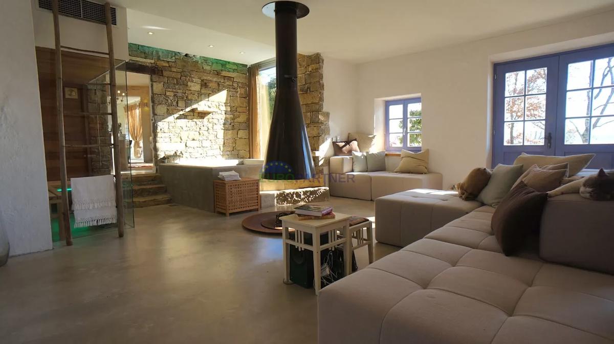 Istria, Tenuta esclusiva nel cuore di Grožnjan – completa privacy e posizione unica