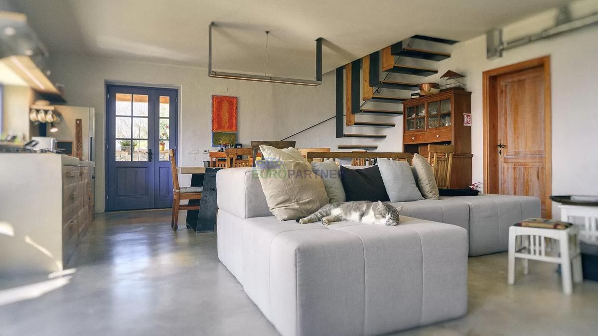 Istria, Tenuta esclusiva nel cuore di Grožnjan – completa privacy e posizione unica