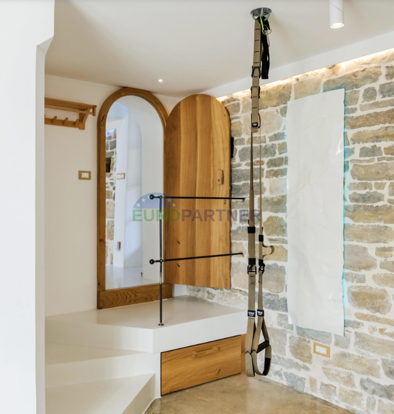 Istria, Tenuta esclusiva nel cuore di Grožnjan – completa privacy e posizione unica