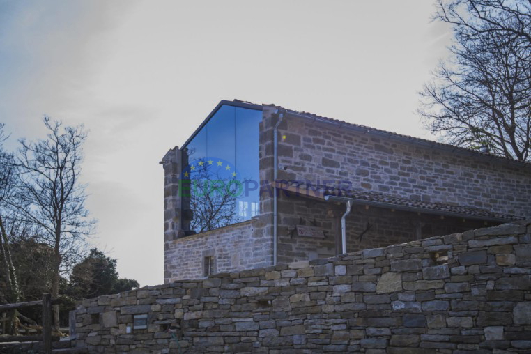 Istria, Tenuta esclusiva nel cuore di Grožnjan – completa privacy e posizione unica