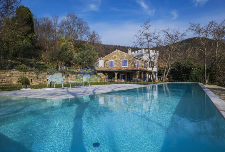 Istria, Tenuta esclusiva nel cuore di Grožnjan – completa privacy e posizione unica