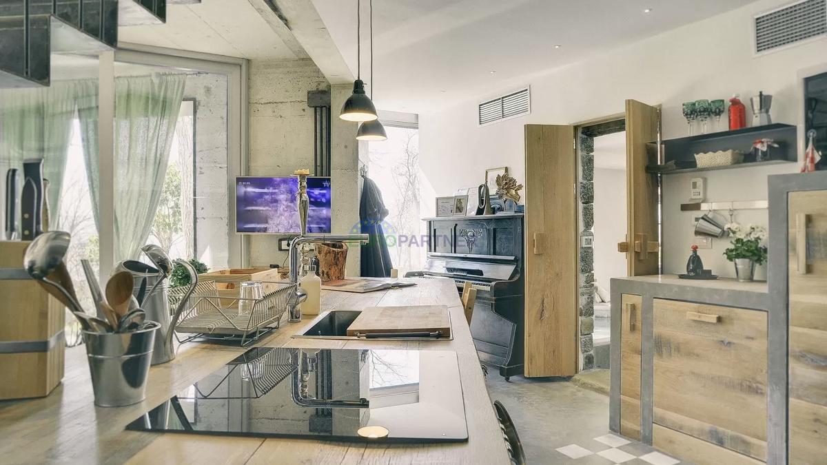 Istria, Tenuta esclusiva nel cuore di Grožnjan – completa privacy e posizione unica