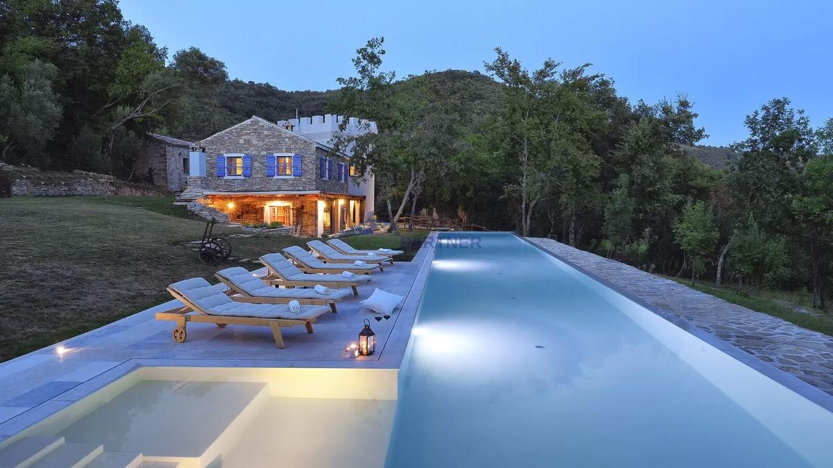 Istria, Tenuta esclusiva nel cuore di Grožnjan – completa privacy e posizione unica