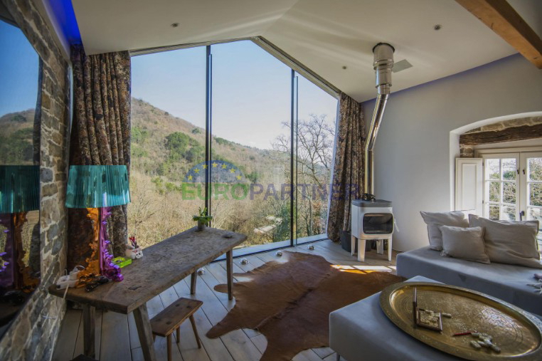 Istria, Tenuta esclusiva nel cuore di Grožnjan – completa privacy e posizione unica