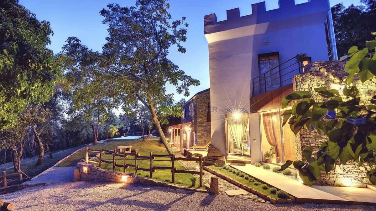 Istria, Tenuta esclusiva nel cuore di Grožnjan – completa privacy e posizione unica