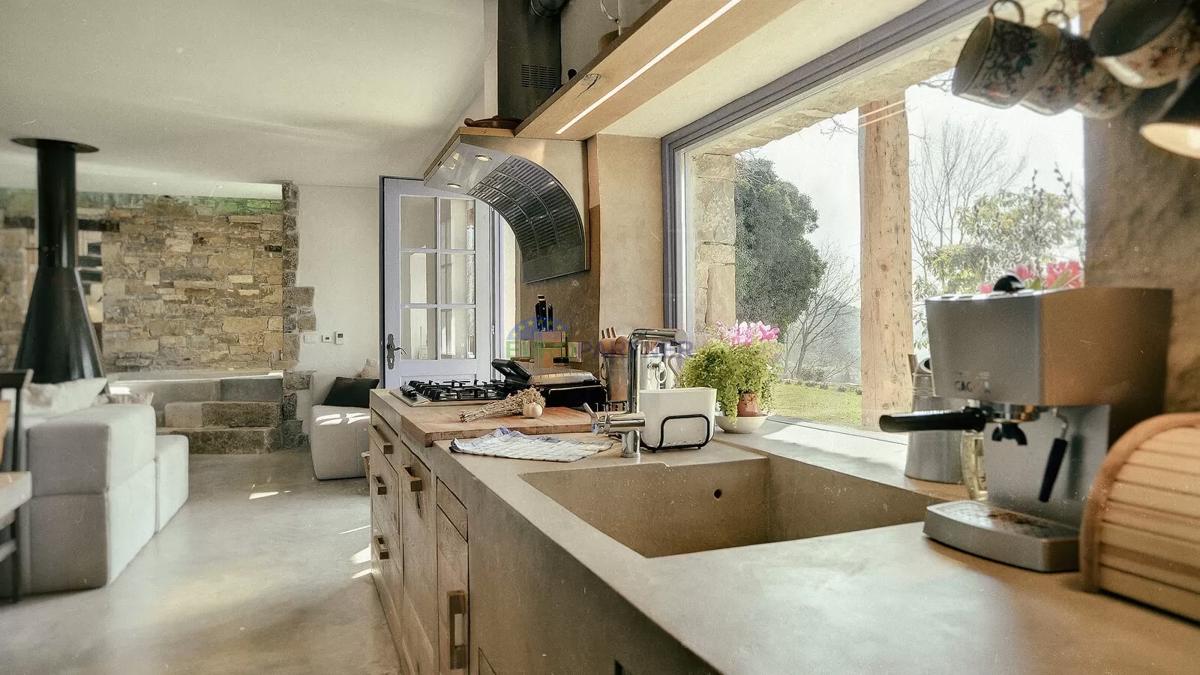 Istria, Tenuta esclusiva nel cuore di Grožnjan – completa privacy e posizione unica