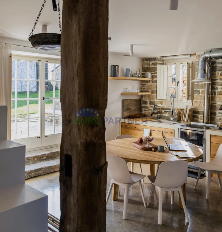 Istria, Tenuta esclusiva nel cuore di Grožnjan – completa privacy e posizione unica