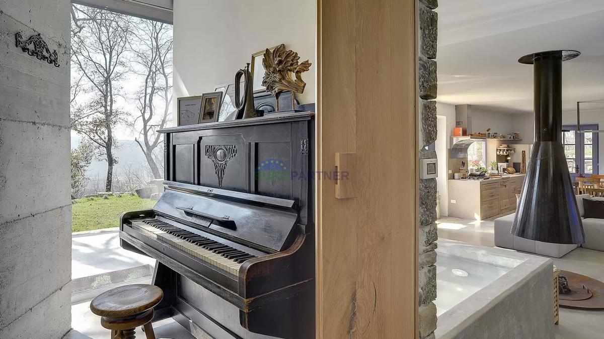 Istria, Tenuta esclusiva nel cuore di Grožnjan – completa privacy e posizione unica