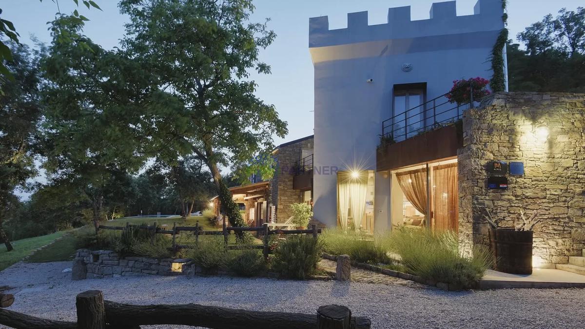 Istria, Tenuta esclusiva nel cuore di Grožnjan – completa privacy e posizione unica