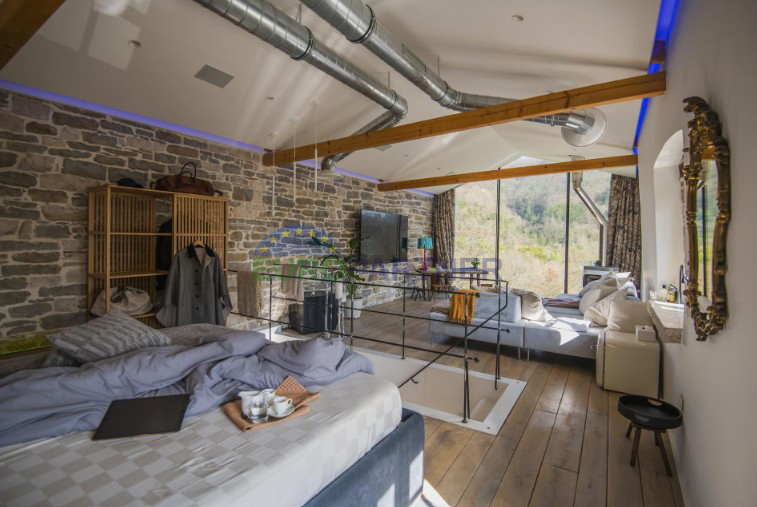 Istria, Tenuta esclusiva nel cuore di Grožnjan – completa privacy e posizione unica