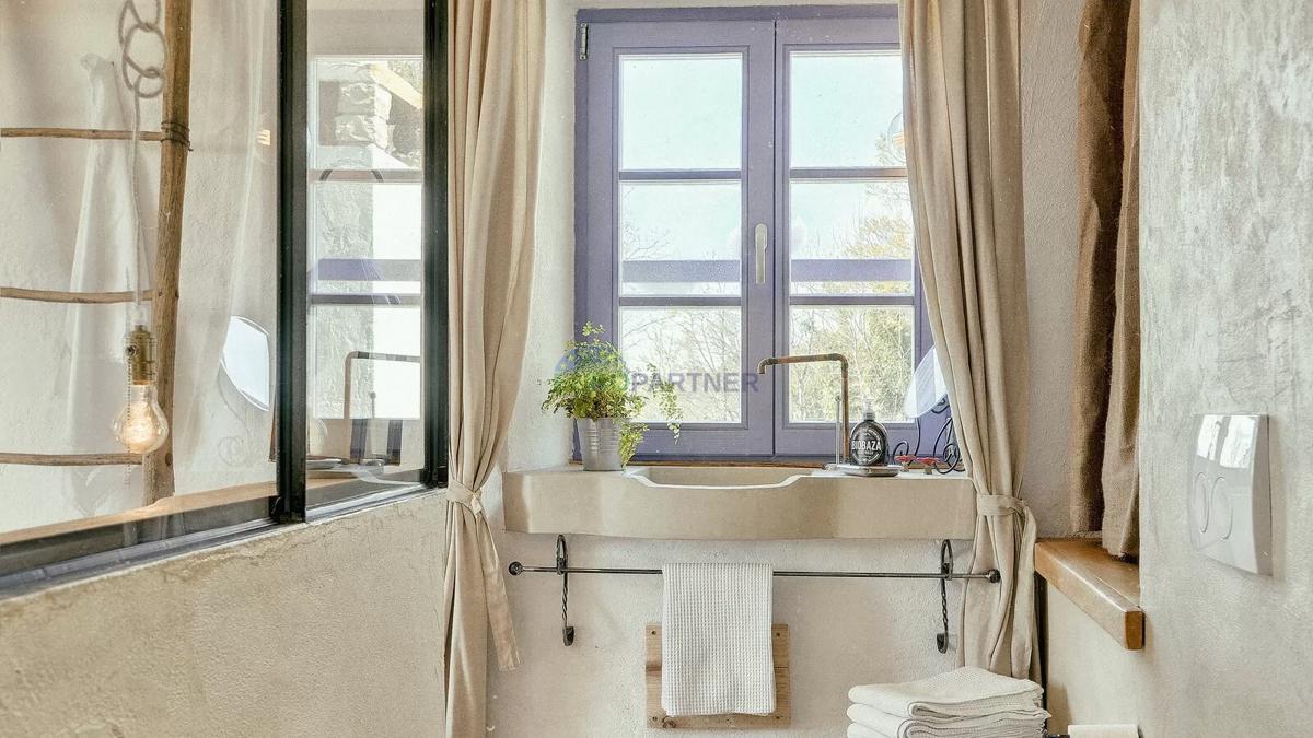 Istria, Tenuta esclusiva nel cuore di Grožnjan – completa privacy e posizione unica