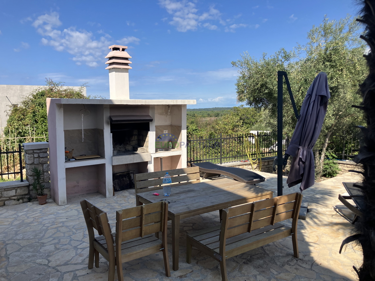 Istra, Tar, splendida casa in pietra con piscina