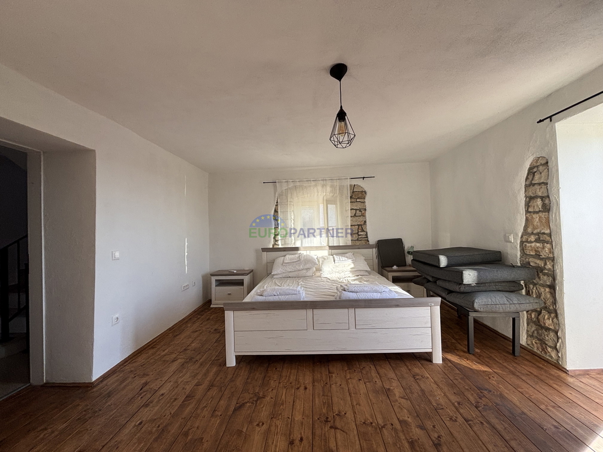 Istra, Tar, splendida casa in pietra con piscina