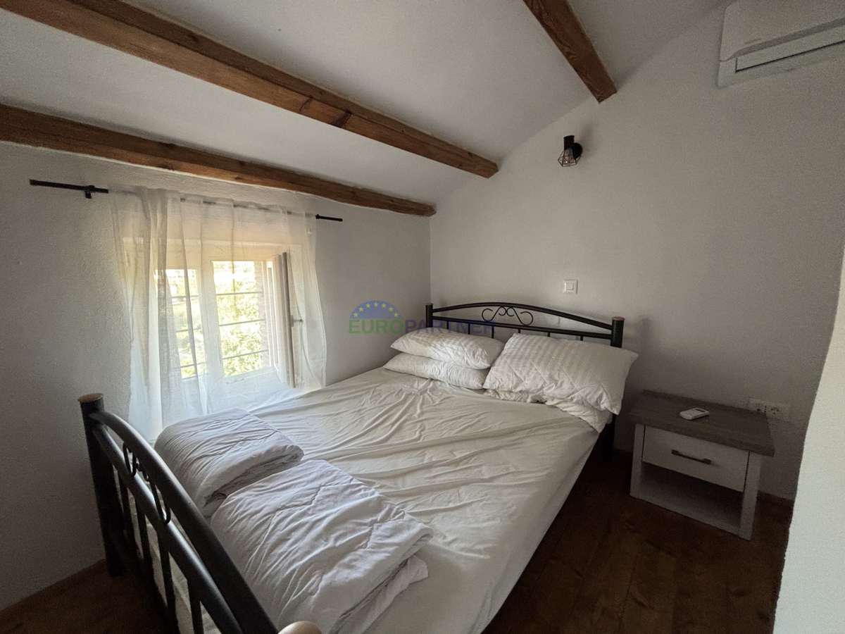 Istra, Tar, splendida casa in pietra con piscina