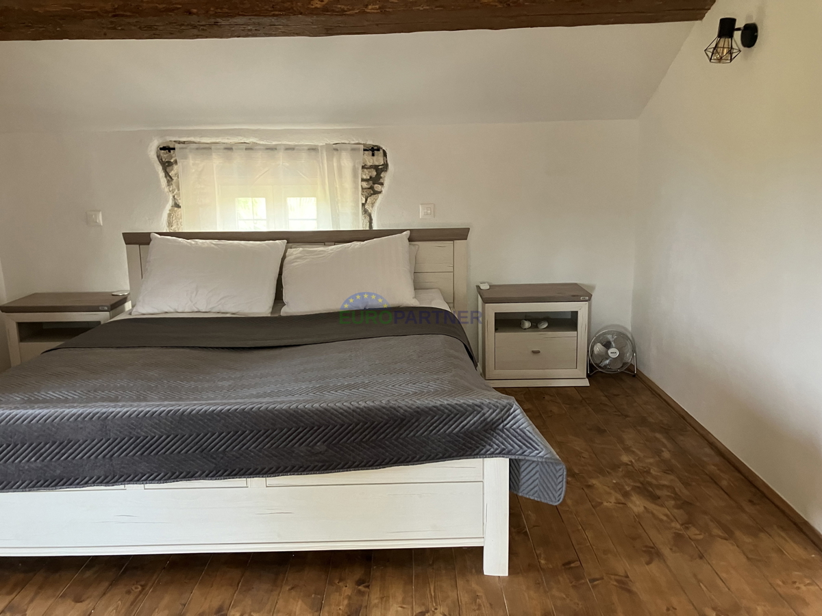 Istra, Tar, splendida casa in pietra con piscina