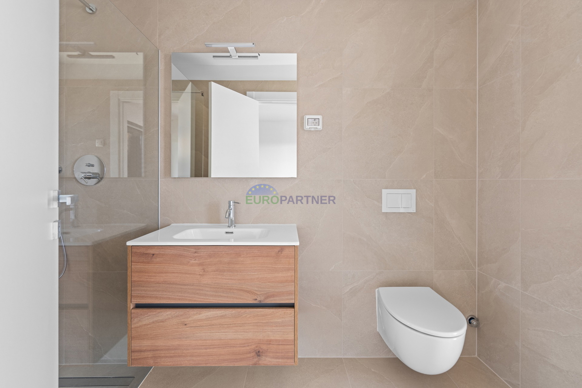 Istra, Novigrad, appartamento al primo piano in edificio di lusso