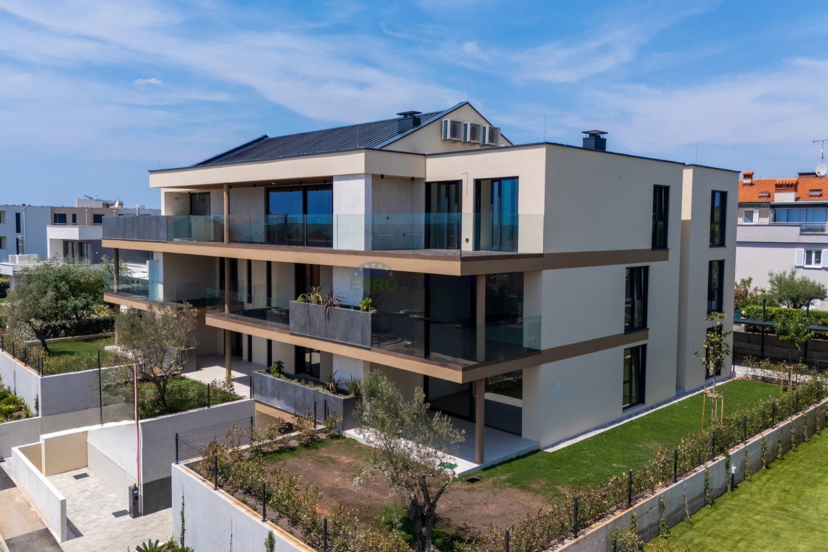 Istra, Novigrad, appartamento al primo piano in edificio di lusso