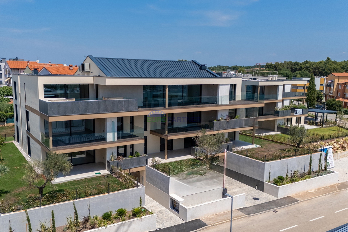 Istra, Novigrad, appartamento al primo piano in edificio di lusso