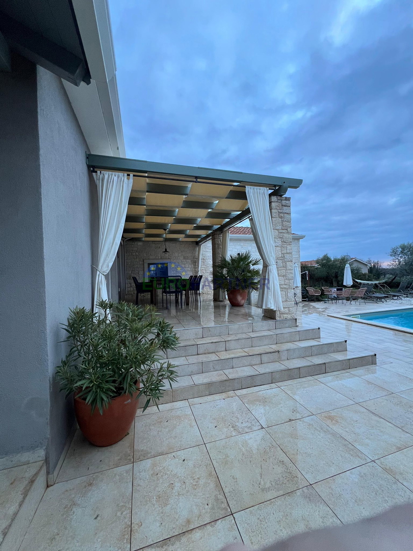 Bellissima villa mediterranea, a 12 km da Parenzo