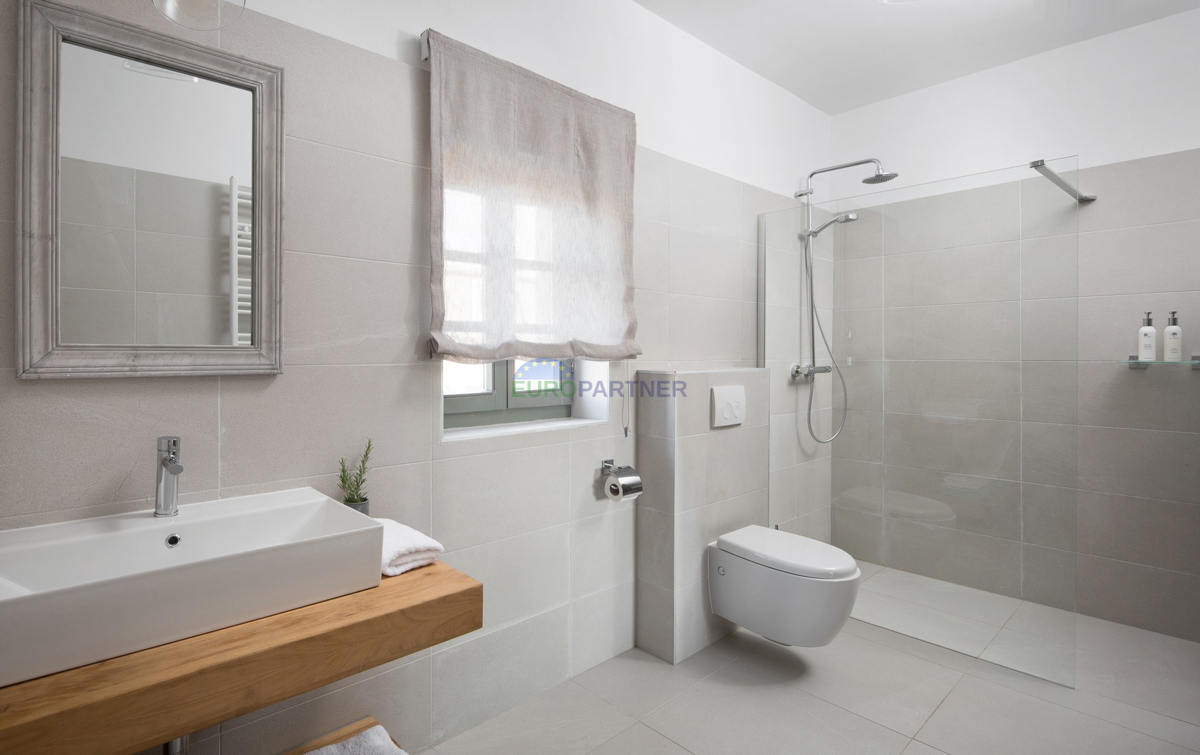 Bellissima villa mediterranea, a 12 km da Parenzo