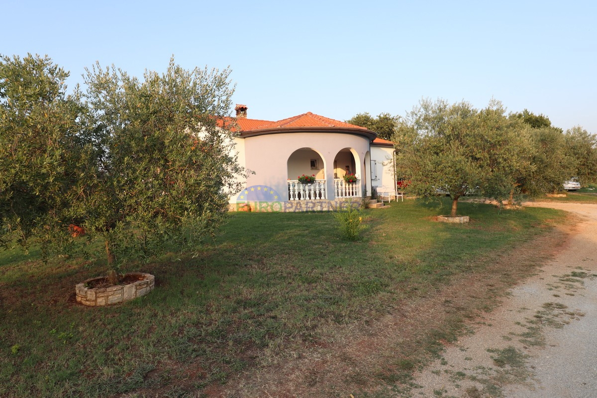 Zona di Visignano - casa a un piano con 3 camere da letto e un ampio giardino