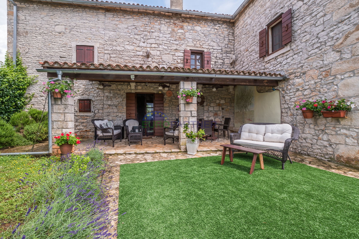 Istria, Marčana: Casa in pietra con piscina e ampio cortile