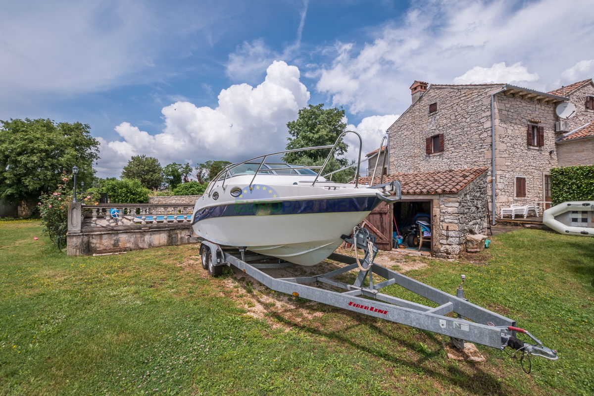 Istria, Marčana: Casa in pietra con piscina e ampio cortile
