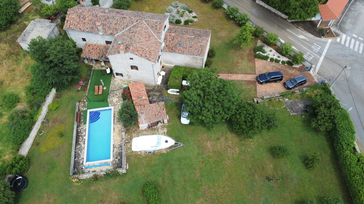 Istria, Marčana: Casa in pietra con piscina e ampio cortile