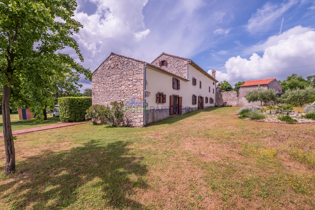 Istria, Marčana: Casa in pietra con piscina e ampio cortile