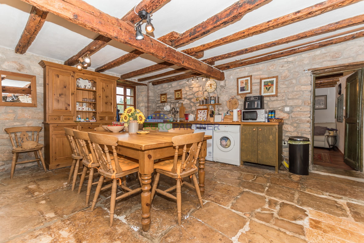 Istria, Marčana: Casa in pietra con piscina e ampio cortile