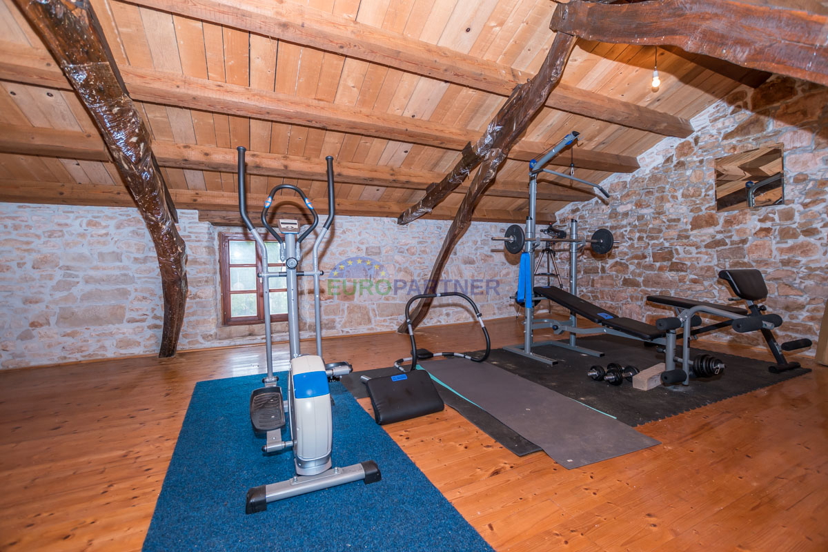 Istria, Marčana: Casa in pietra con piscina e ampio cortile