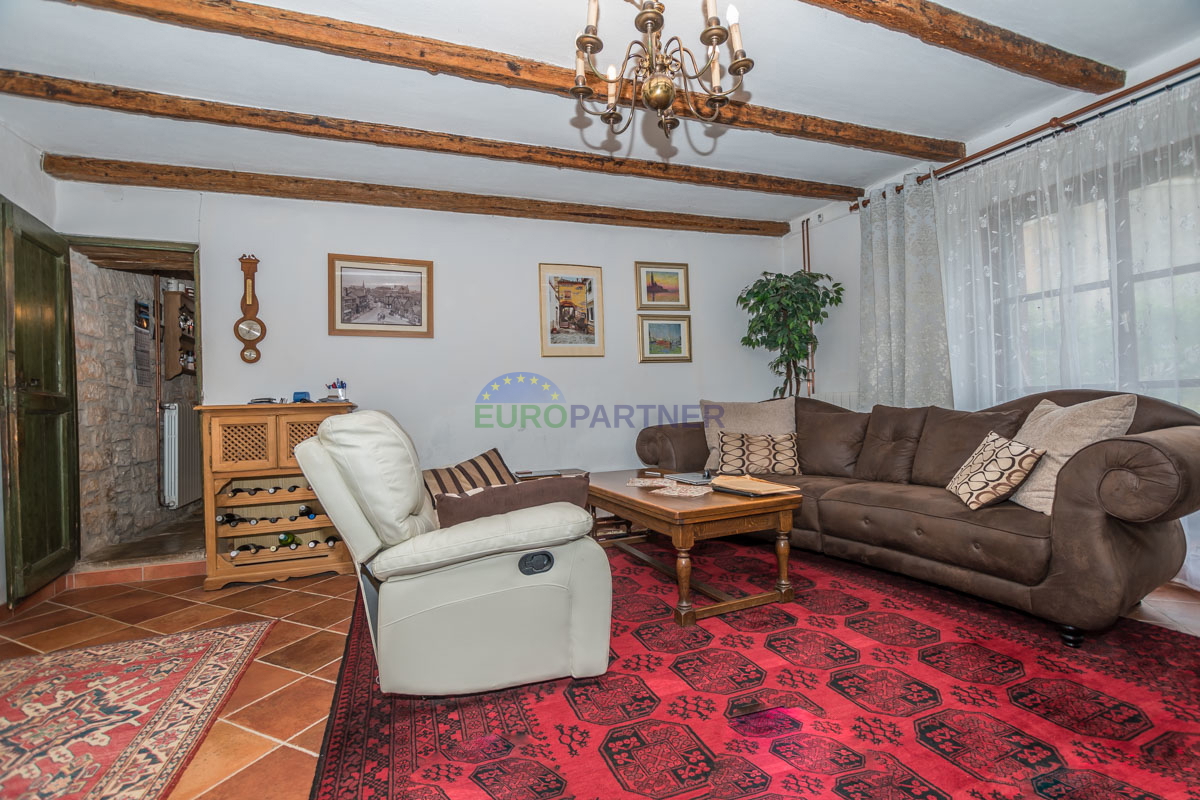 Istria, Marčana: Casa in pietra con piscina e ampio cortile