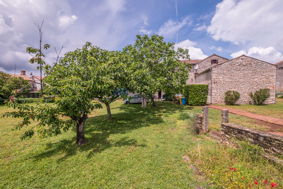 Istria, Marčana: Casa in pietra con piscina e ampio cortile