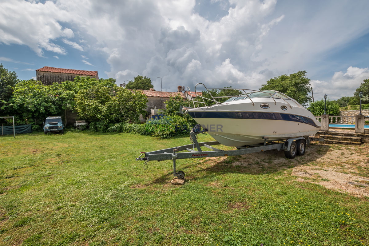 Istria, Marčana: Casa in pietra con piscina e ampio cortile