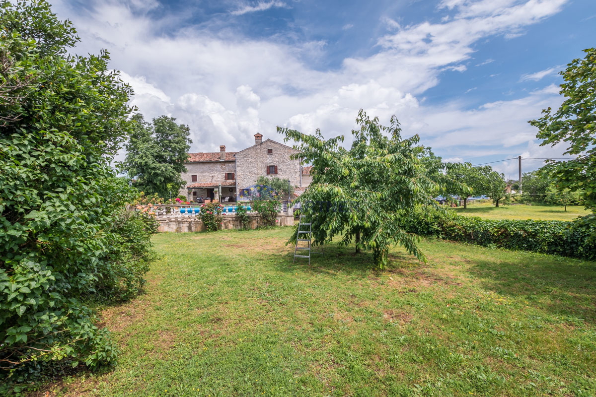 Istria, Marčana: Casa in pietra con piscina e ampio cortile