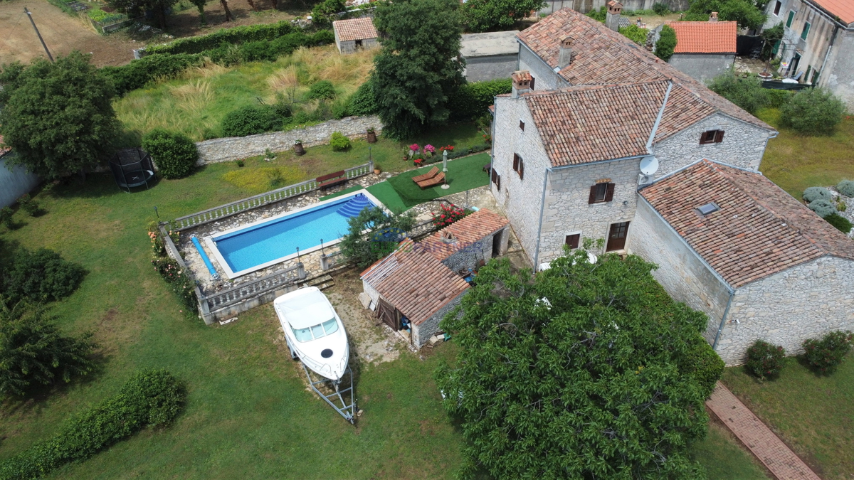 Istria, Marčana: Casa in pietra con piscina e ampio cortile