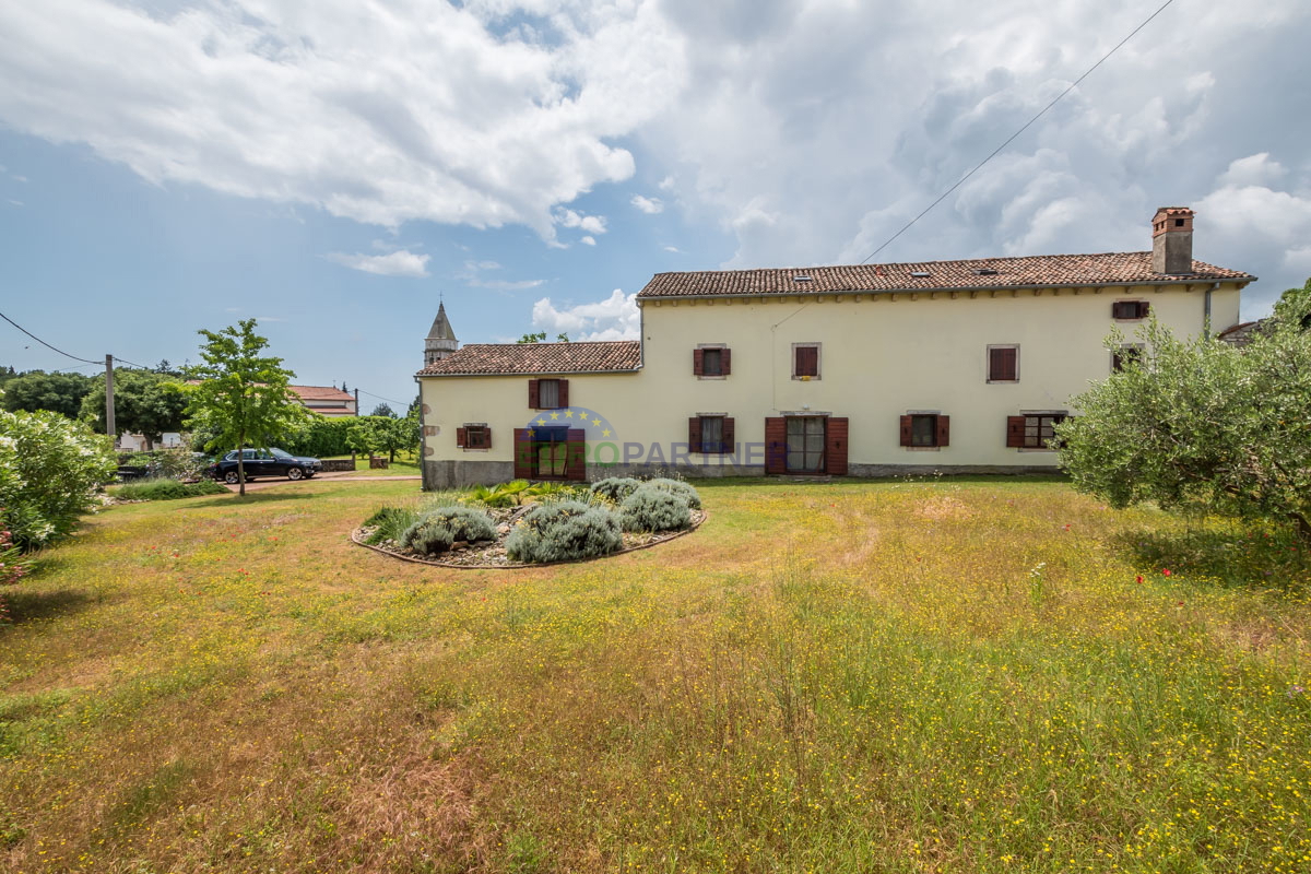 Istria, Marčana: Casa in pietra con piscina e ampio cortile