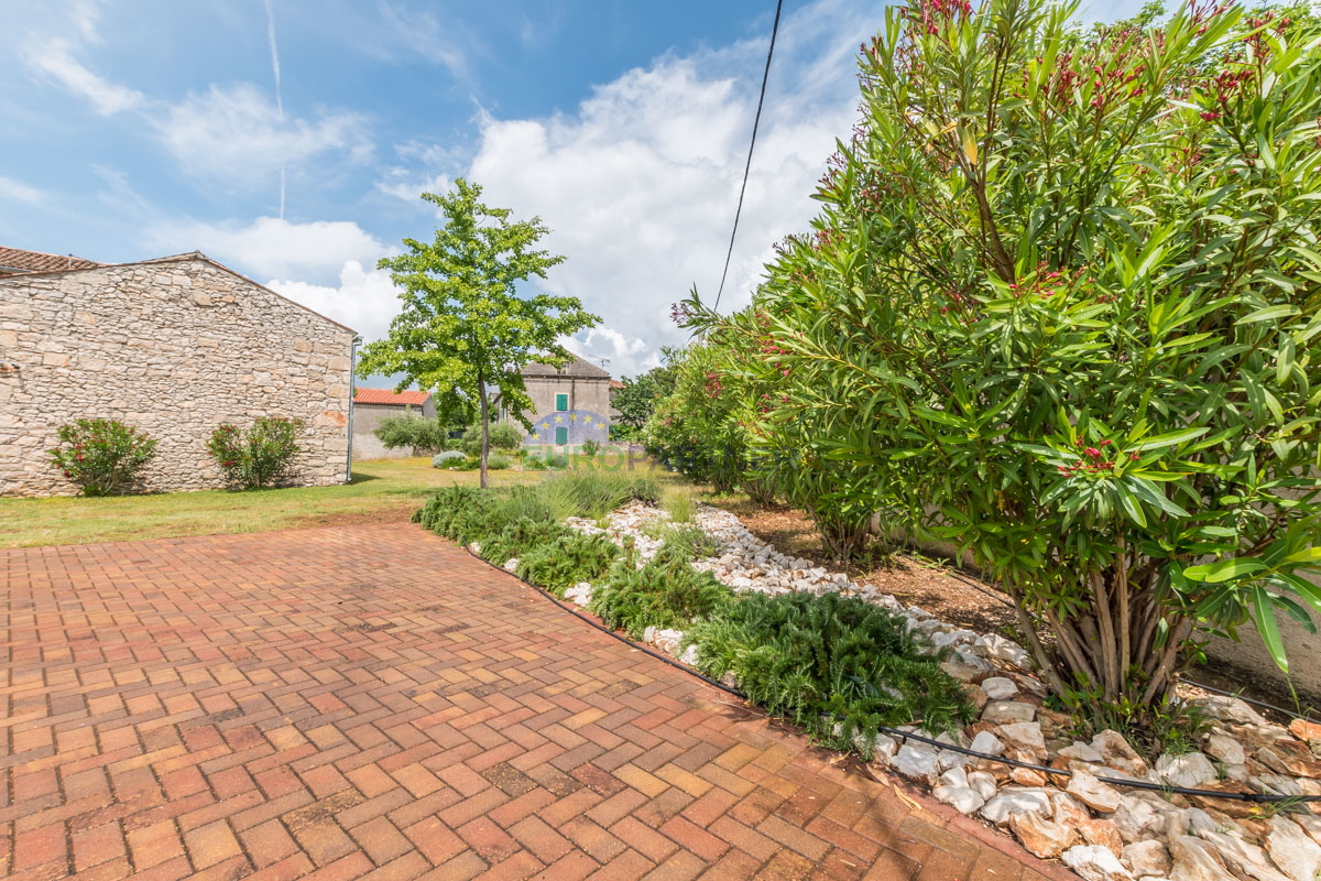 Istria, Marčana: Casa in pietra con piscina e ampio cortile