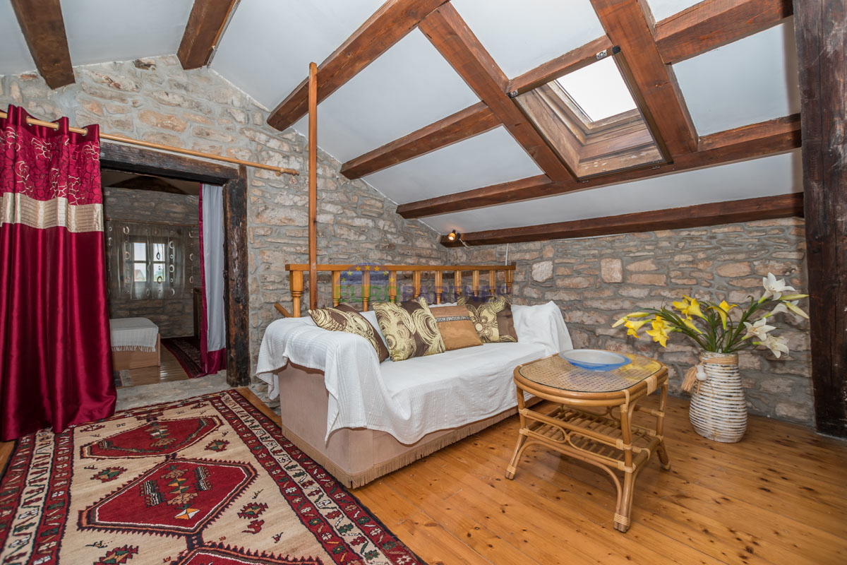 Istria, Marčana: Casa in pietra con piscina e ampio cortile