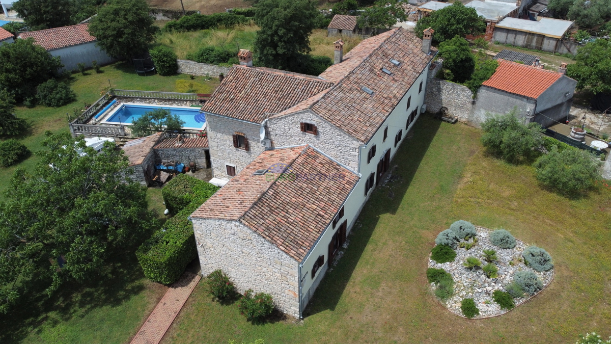 Istria, Marčana: Casa in pietra con piscina e ampio cortile