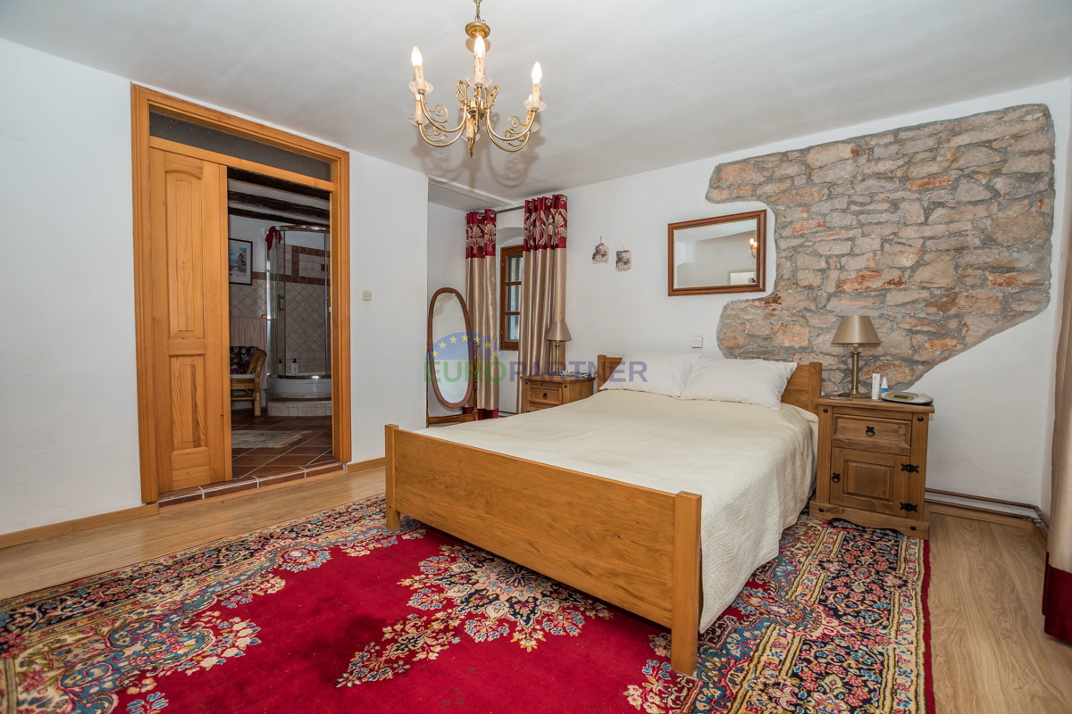 Istria, Marčana: Casa in pietra con piscina e ampio cortile