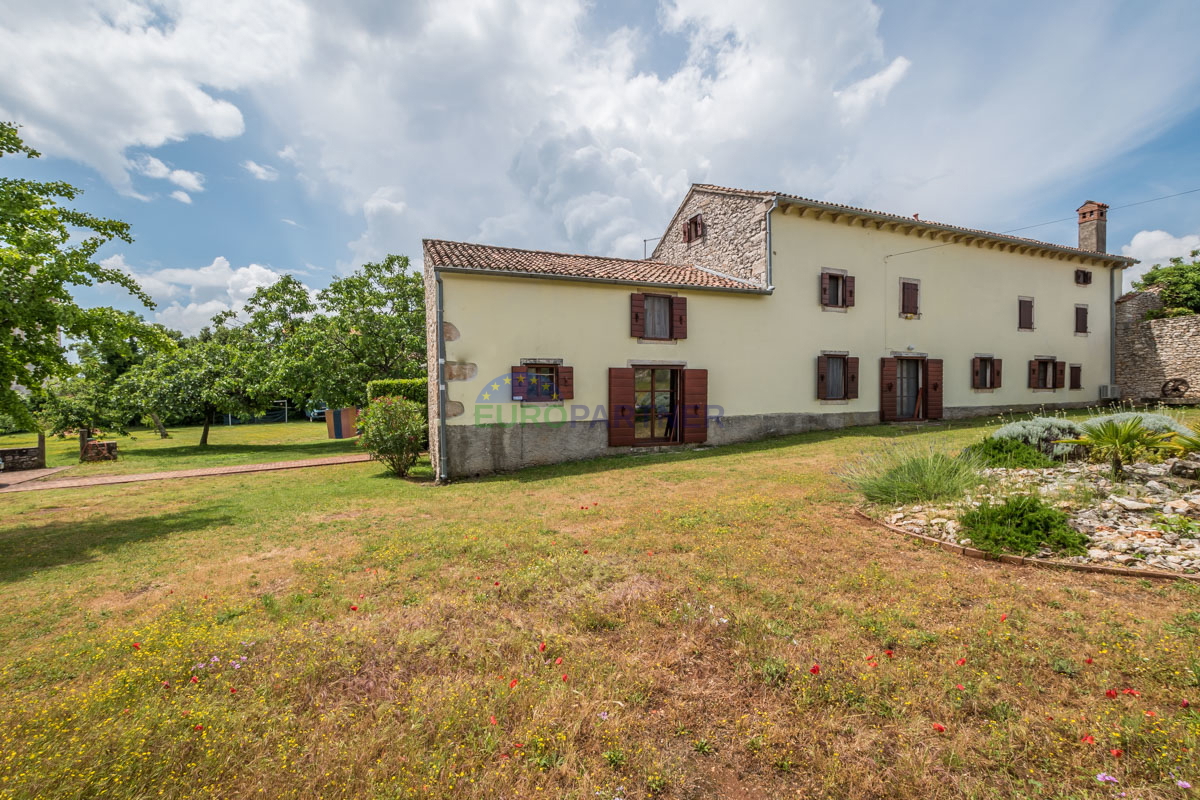 Istria, Marčana: Casa in pietra con piscina e ampio cortile