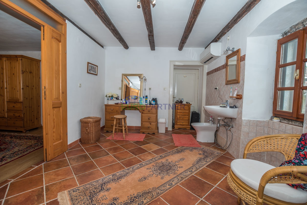 Istria, Marčana: Casa in pietra con piscina e ampio cortile