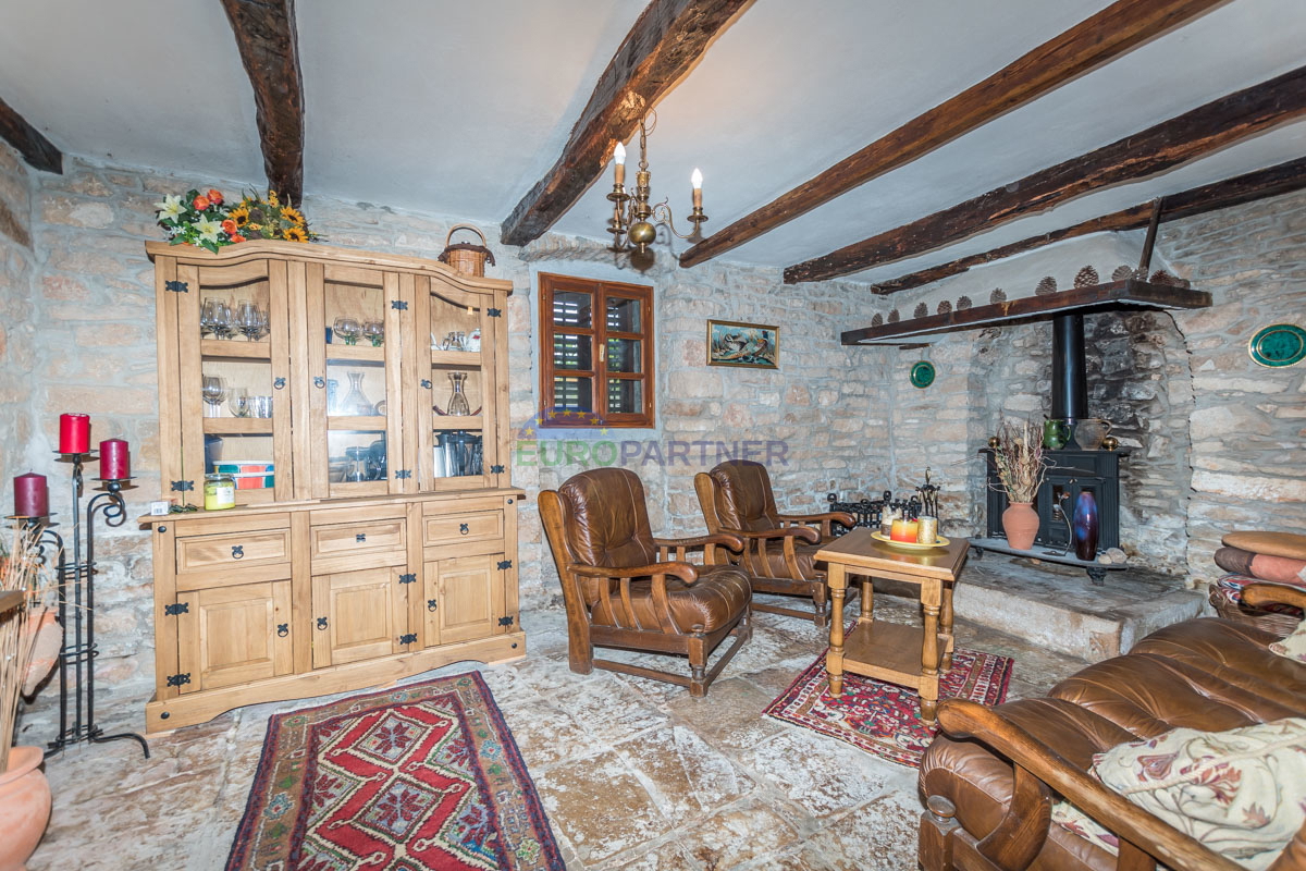 Istria, Marčana: Casa in pietra con piscina e ampio cortile